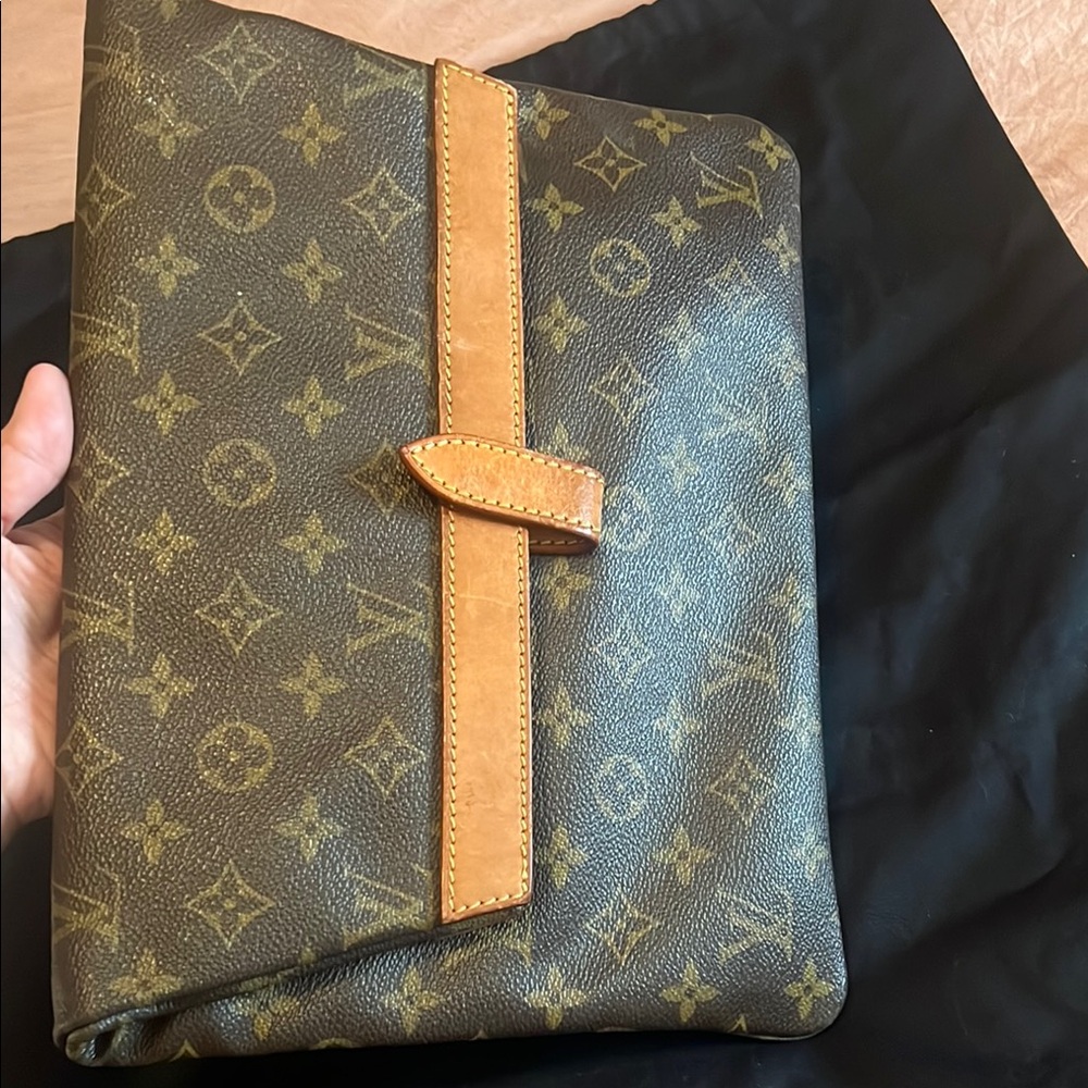 ✨Louis Vuitton Clutch Bag ✨ - Picture 11 of 16